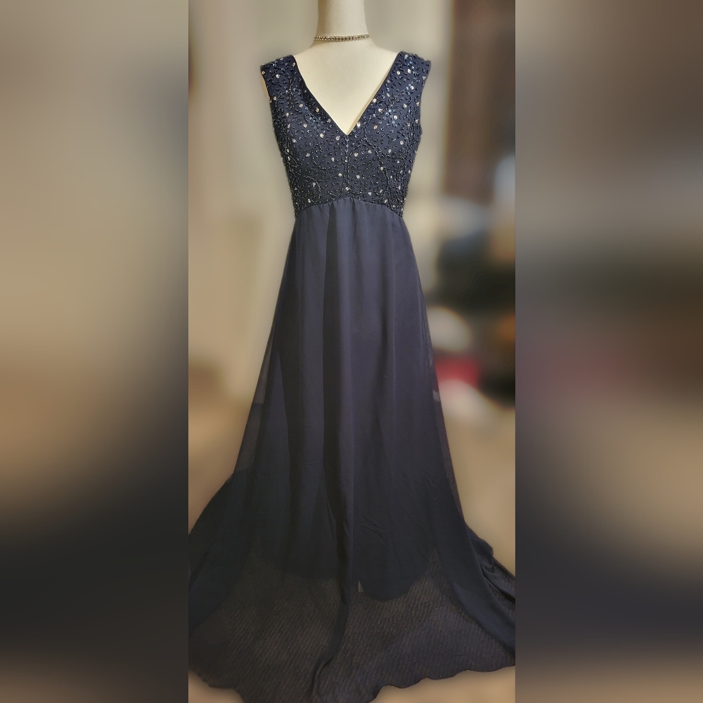 Sogowns nwot blue size 12 formal gown